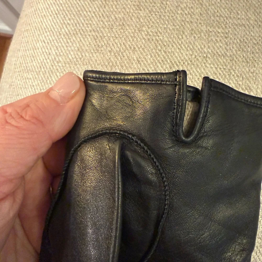Coach Leather Gloves with Signature Cuff and Cashmere Lining - Black - Size 8